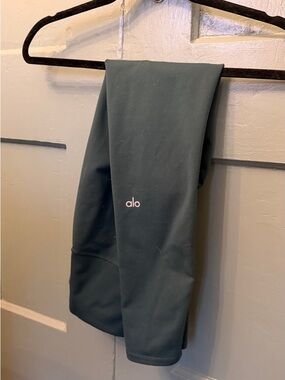 ALO Yoga Men’s Forest Green Joggers